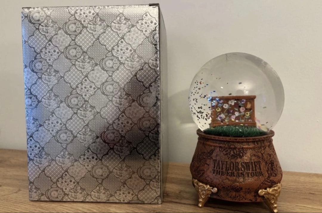 洋楽 Taylor Swift The Eras Tour  Globe