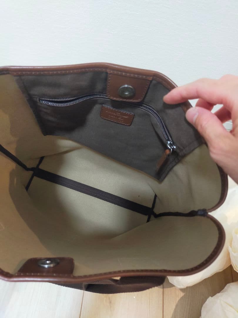 Ferragamo トートバッグ ベージュ