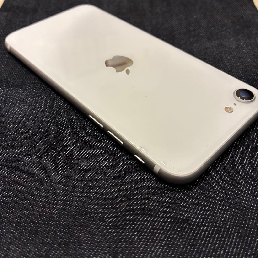 iPhone SE (第2世代) 64GB ホワイト