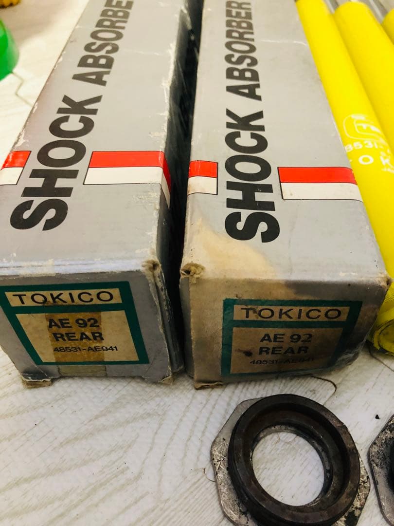 【送料込み】激安　ショックアブソーバー