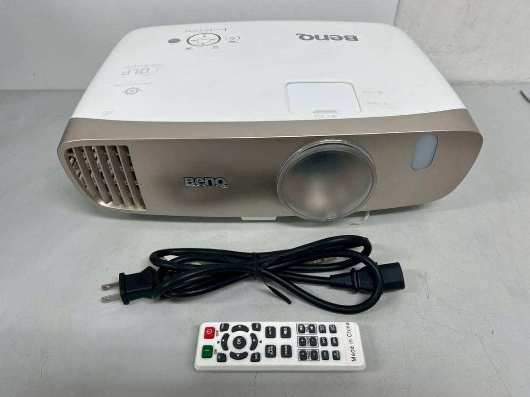 【完動品】BenQ ベンキュー プロジェクター パールホワイト×ゴールド