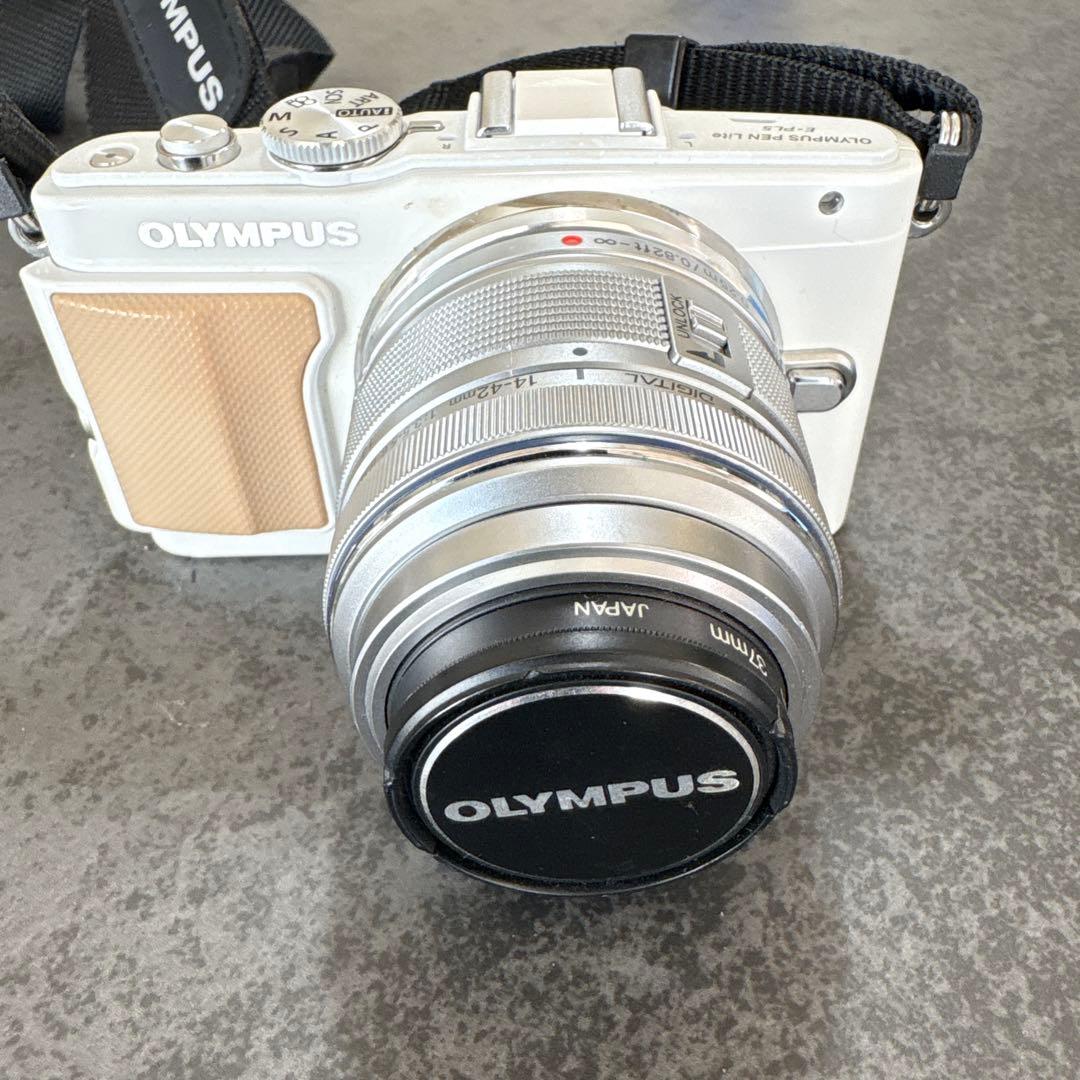 オリンパス　ミラーレス　一眼　キット