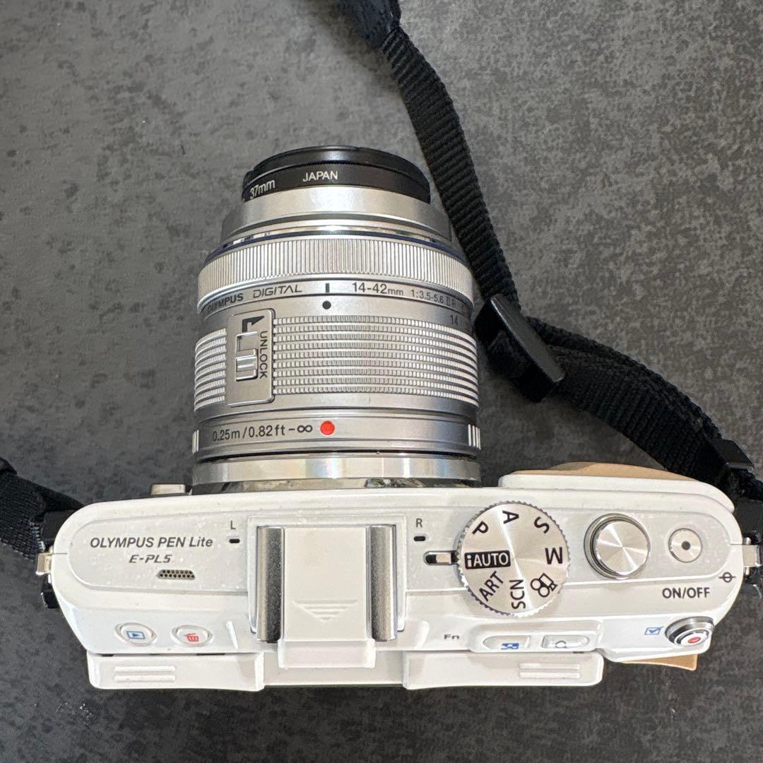 オリンパス　ミラーレス　一眼　キット