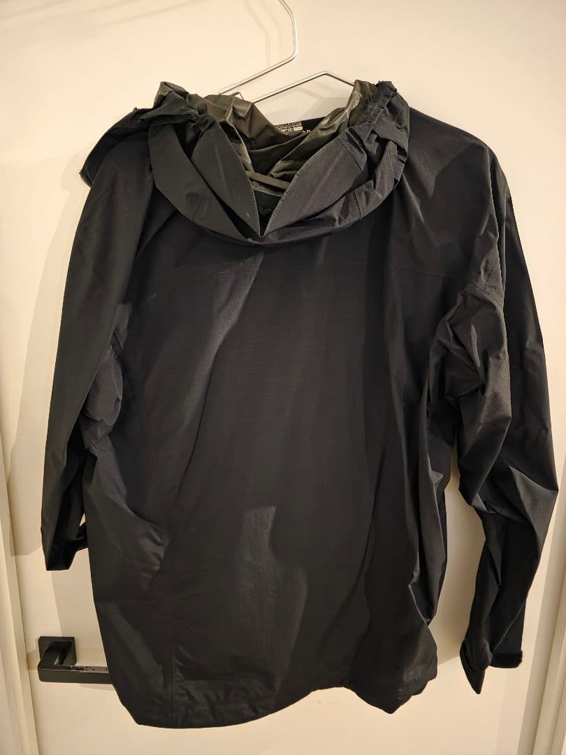 ARC'TERYX GORE-TEX フード付きジャケット ブラック