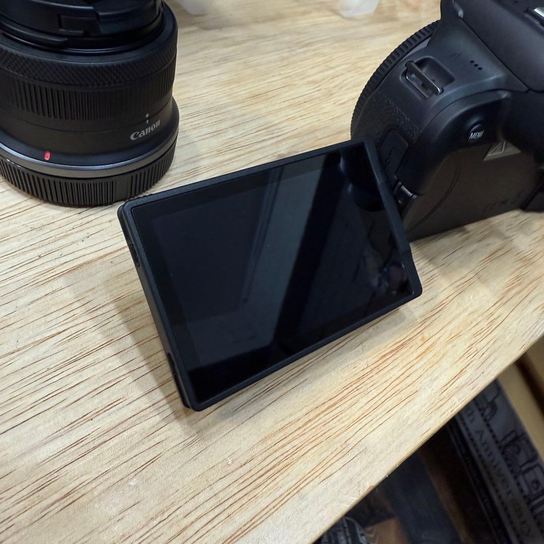 極上品 1年保証 CANON EOSR10ボディ ミラーレス一眼