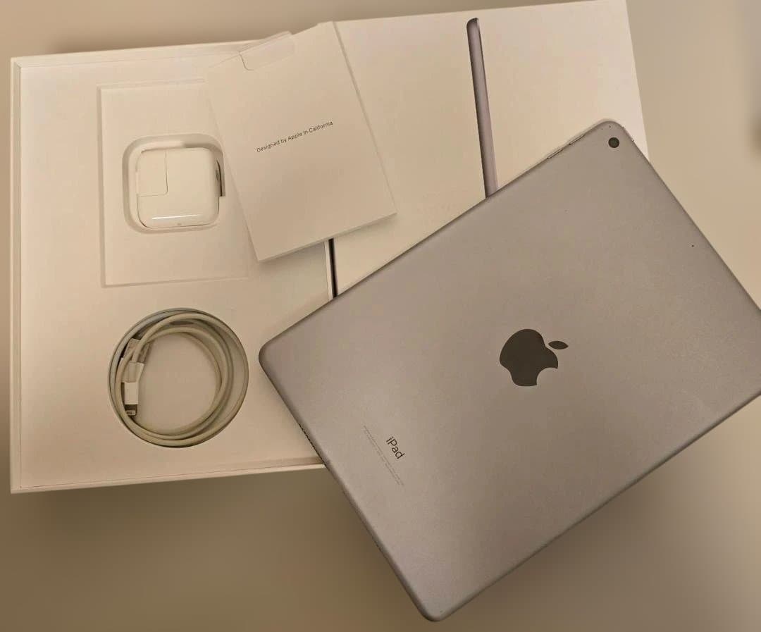 iPad (第6世代) 9.7インチ 128GB シルバー 本体