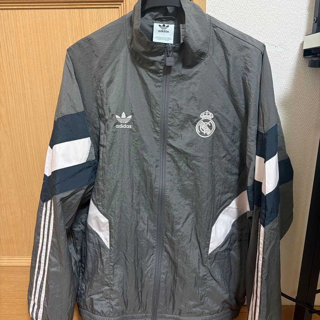 adidas Real Madrid ナイロンジャケット グレー