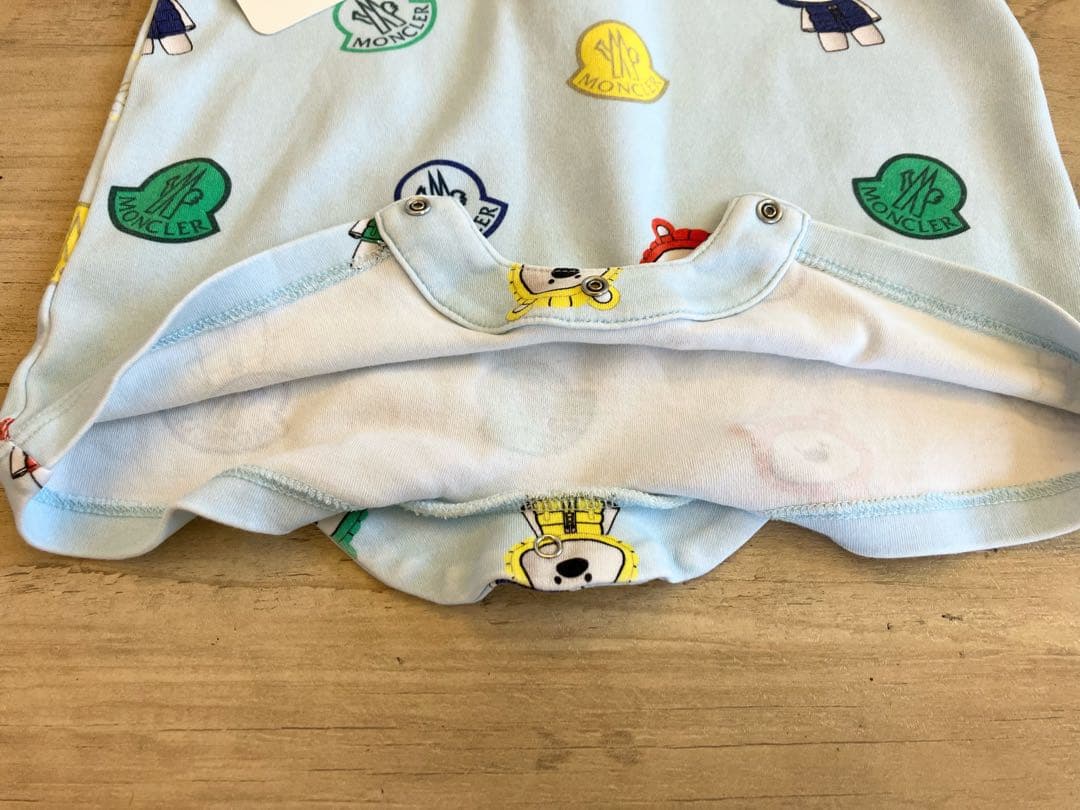 【本物コード確認済】23ss MONCLER ロンパース　6-9Ｍ　ライトブルー