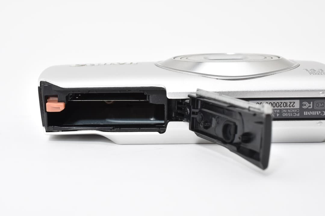 CanonPowerShotA3200ISシルバーPC1590 0236