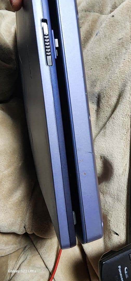 SONY製のかなり古いWindowsのXPの ノートPCです。本体のみ