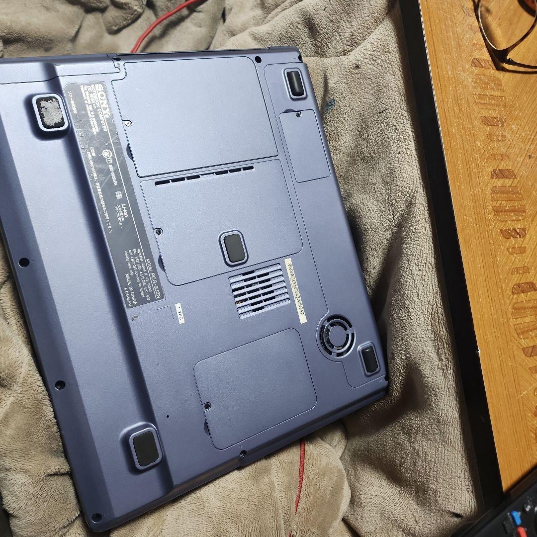 SONY製のかなり古いWindowsのXPの ノートPCです。本体のみ