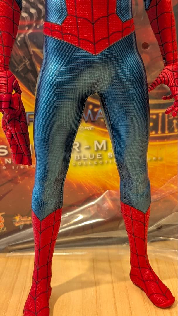 ホットトイズ スパイダーマン ニュー・レッド＆ブルースーツ MMS679