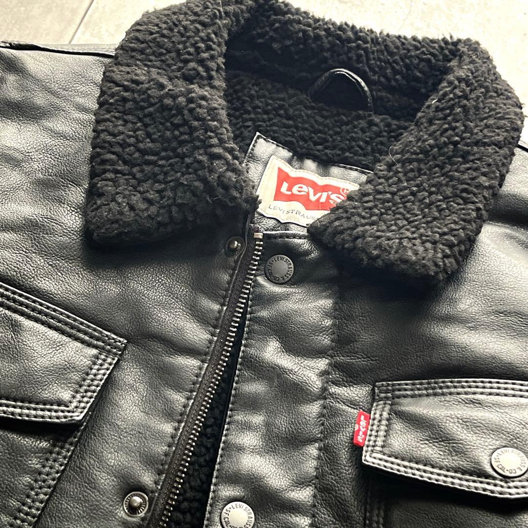 希少極美品　襟ボア　LEVI’Sフェイクレザージャケット トラッカージャケット