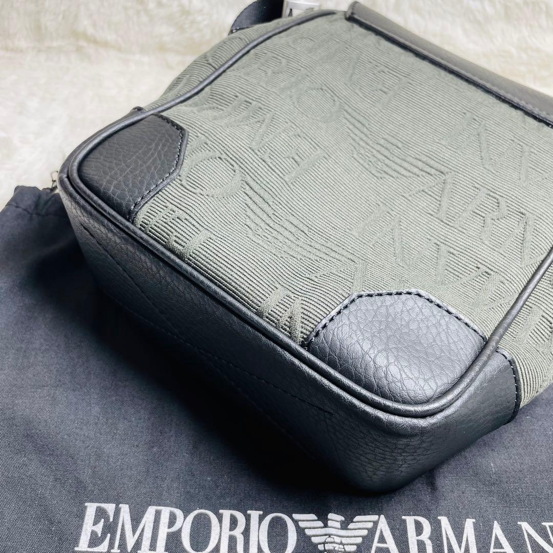新品未使用EMPORIO ARMANI エンボス　ショルダーバッグ　フラップ