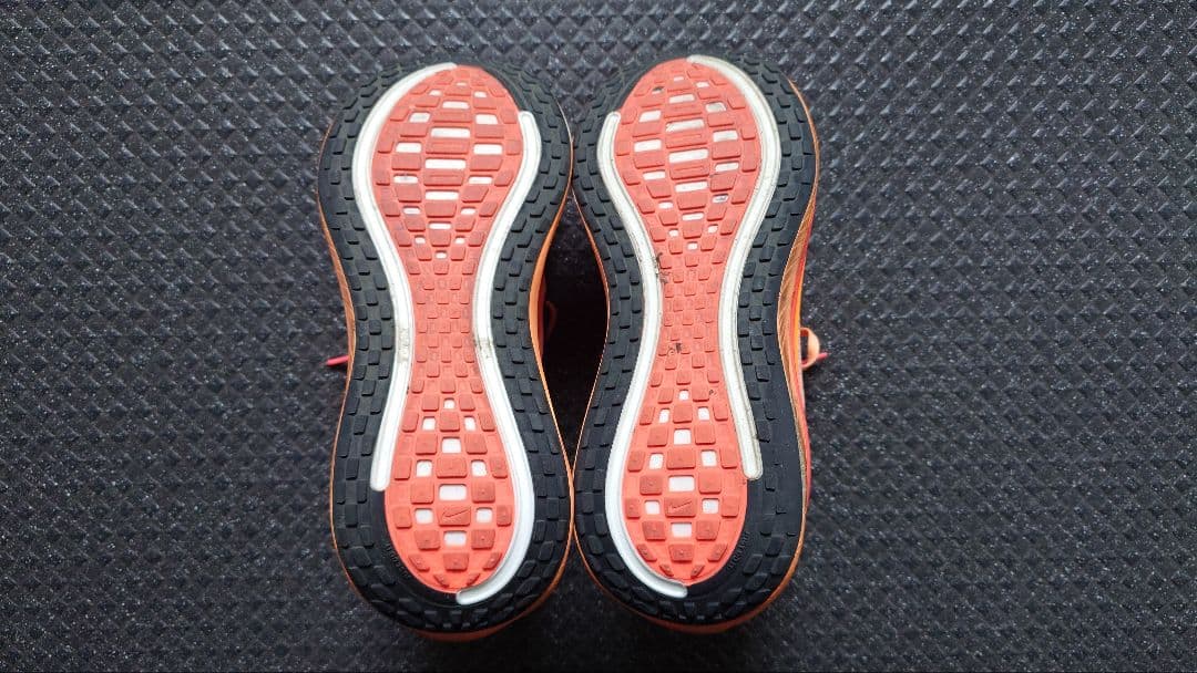 NIKE VOMERO PLUS　26.0cm オレンジ