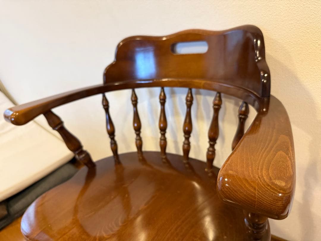 モモニクサマ　②飛騨産業　キツツキマーク　木製アームチェア