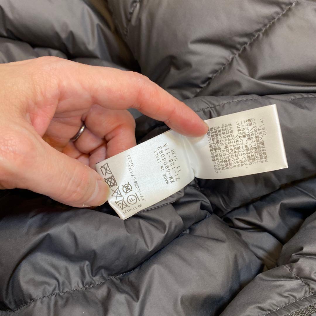 定価23万　フード付きダウンコート　軽量　ロイヤルクリーニング済み