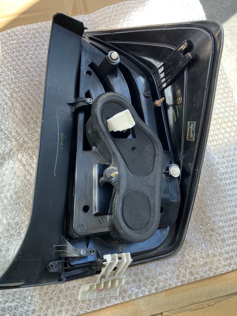 プリウス30系　ヴァレンティテール(左側) LED スモークデザイン