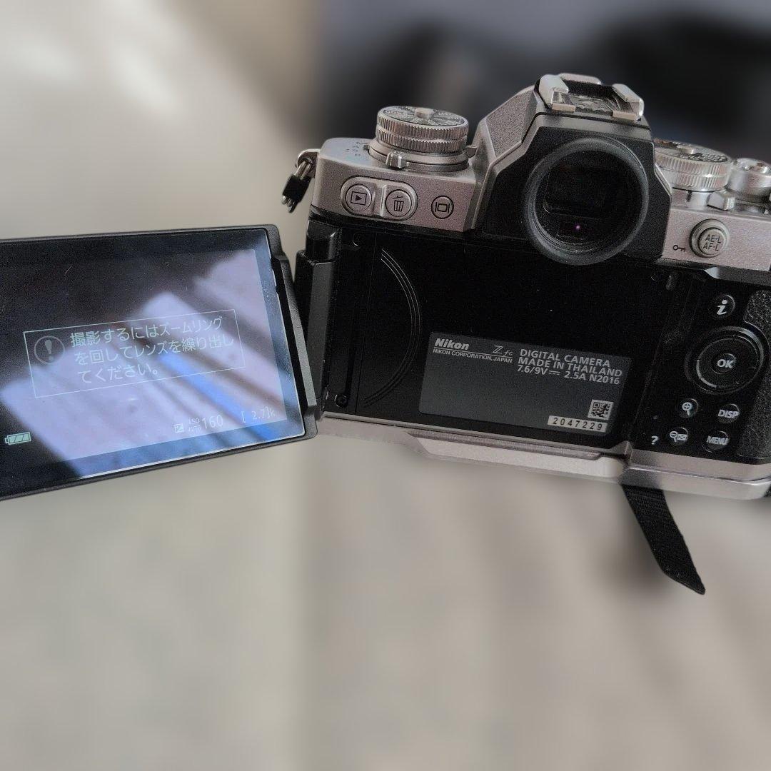 ニコン(Nikon)　Zfc 16-50 VR レンズキット グリップバッテリー