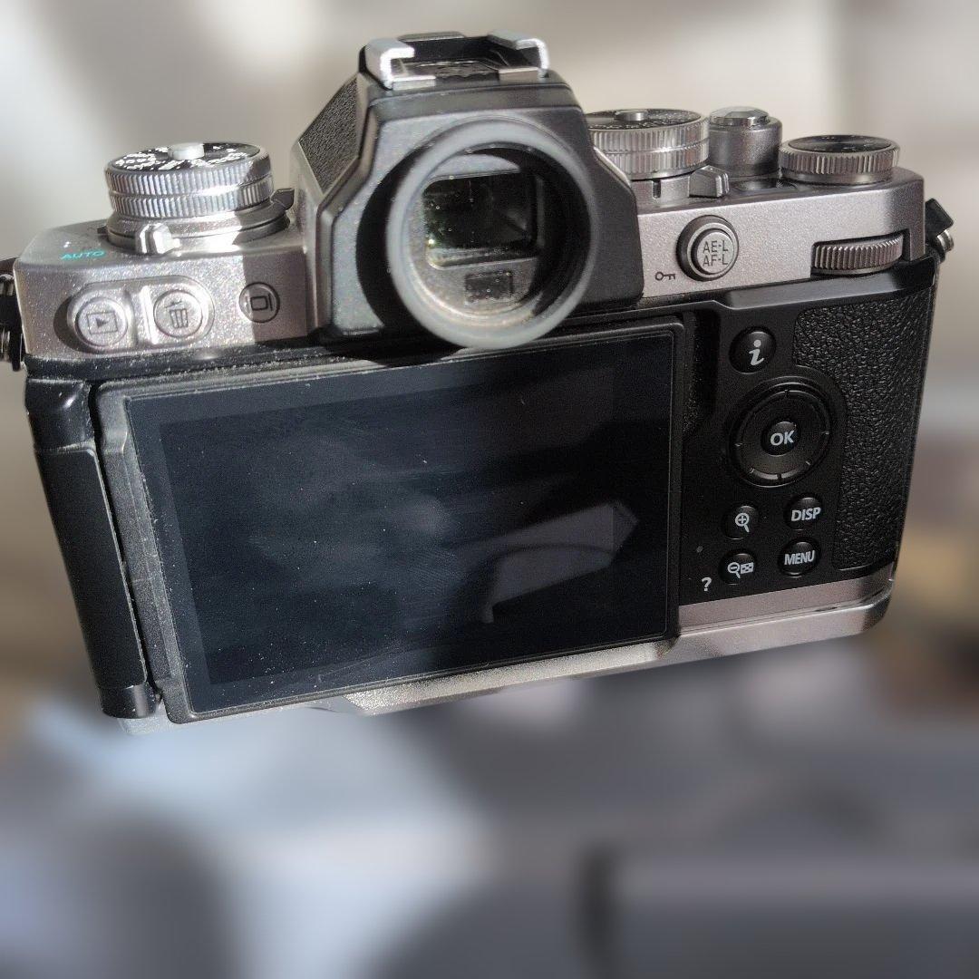 ニコン(Nikon)　Zfc 16-50 VR レンズキット グリップバッテリー