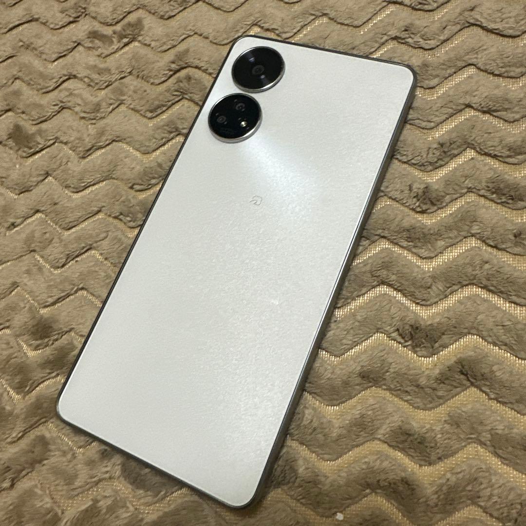 美品ZTE あんしんファミリースマホ本体 A303ZT