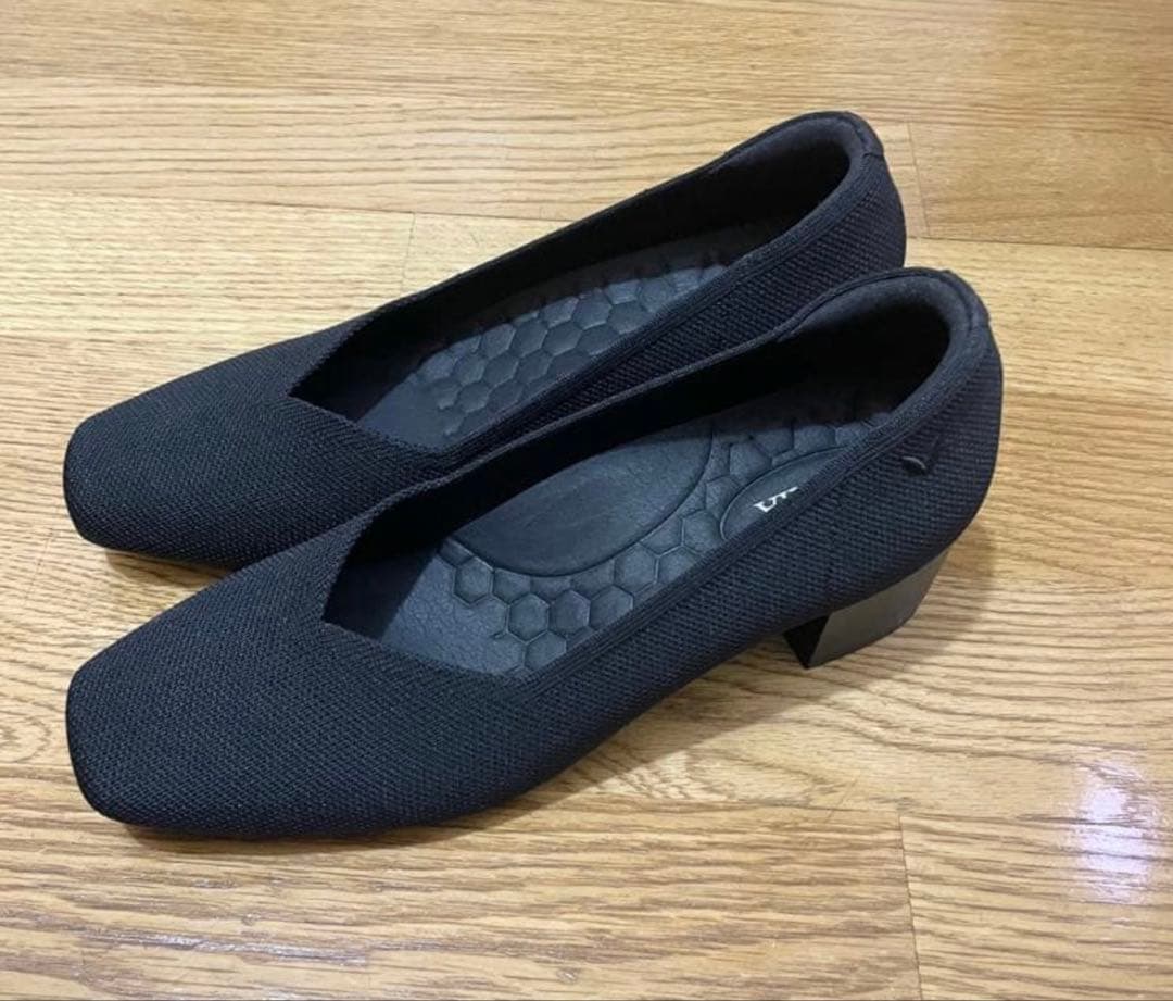 Vivaia パンプス　チャンキーヒール 黒 23