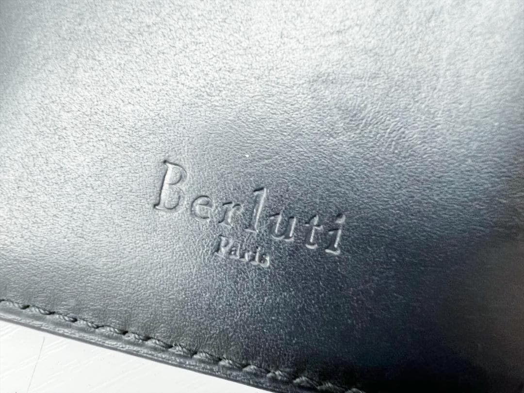 ベルルッティ　サンタル　スクリットレザー　ロングウォレット　二つ折り長財布