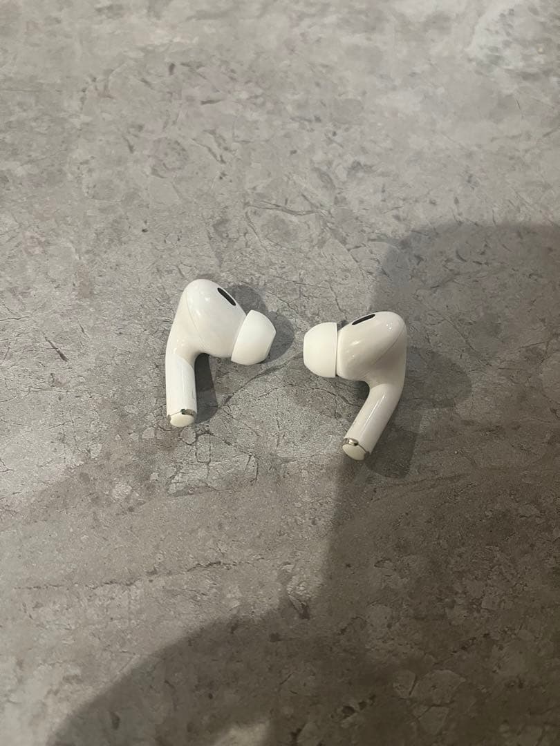 AirPods Pro第二世代 ホワイト 充電ケース付き