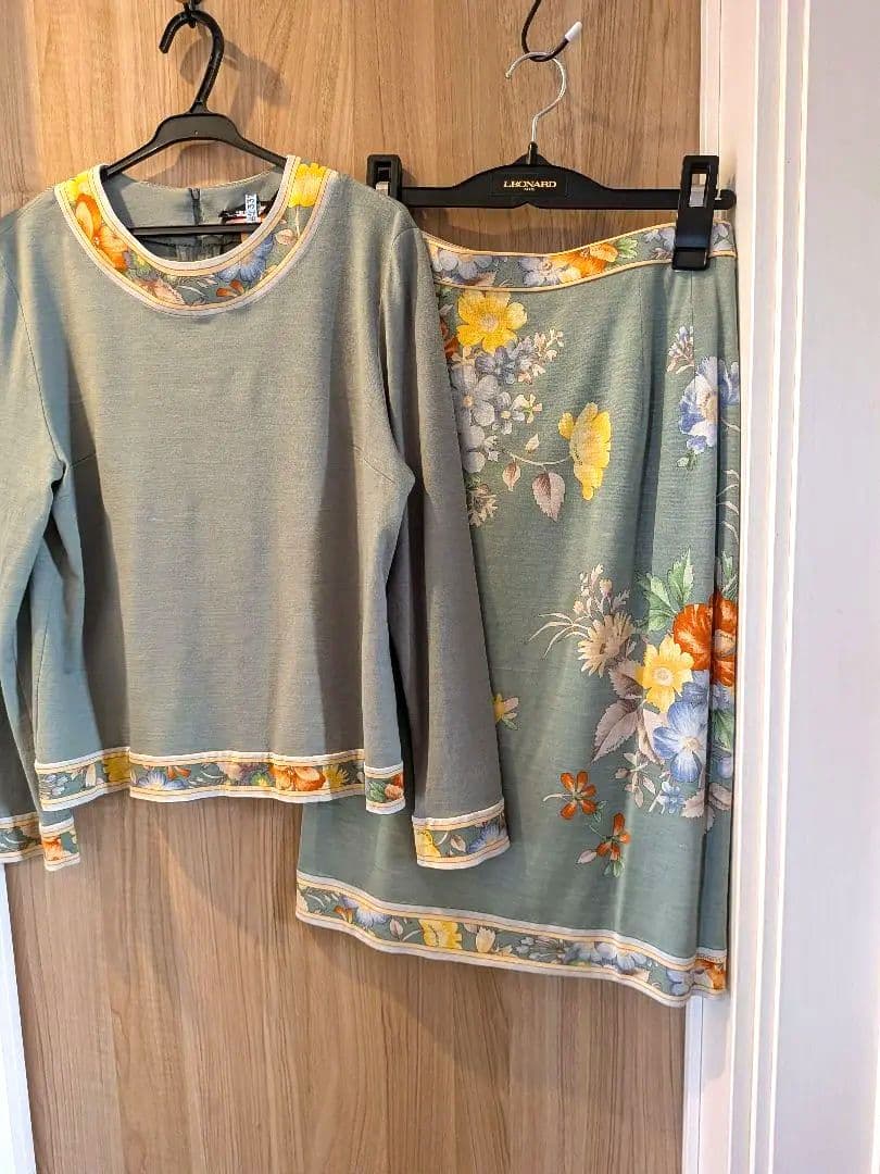 【超美品】レオナールLEONARD 花柄グリーン(若草色)セットアップ