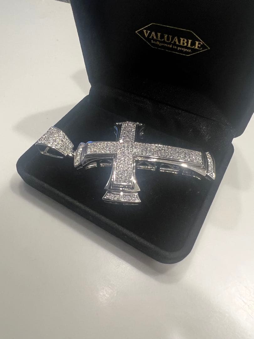 じ*⁑様 VALUABLE クロスペンダント