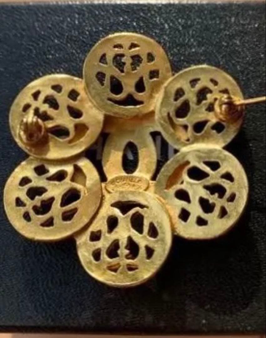 CHANEL ゴールド フラワーブローチ 95A