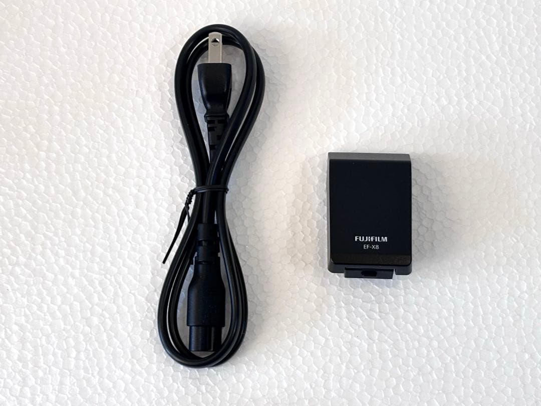 お値下げ中‼️FUJIFILM X-T2 ミラーレス一眼カメラ