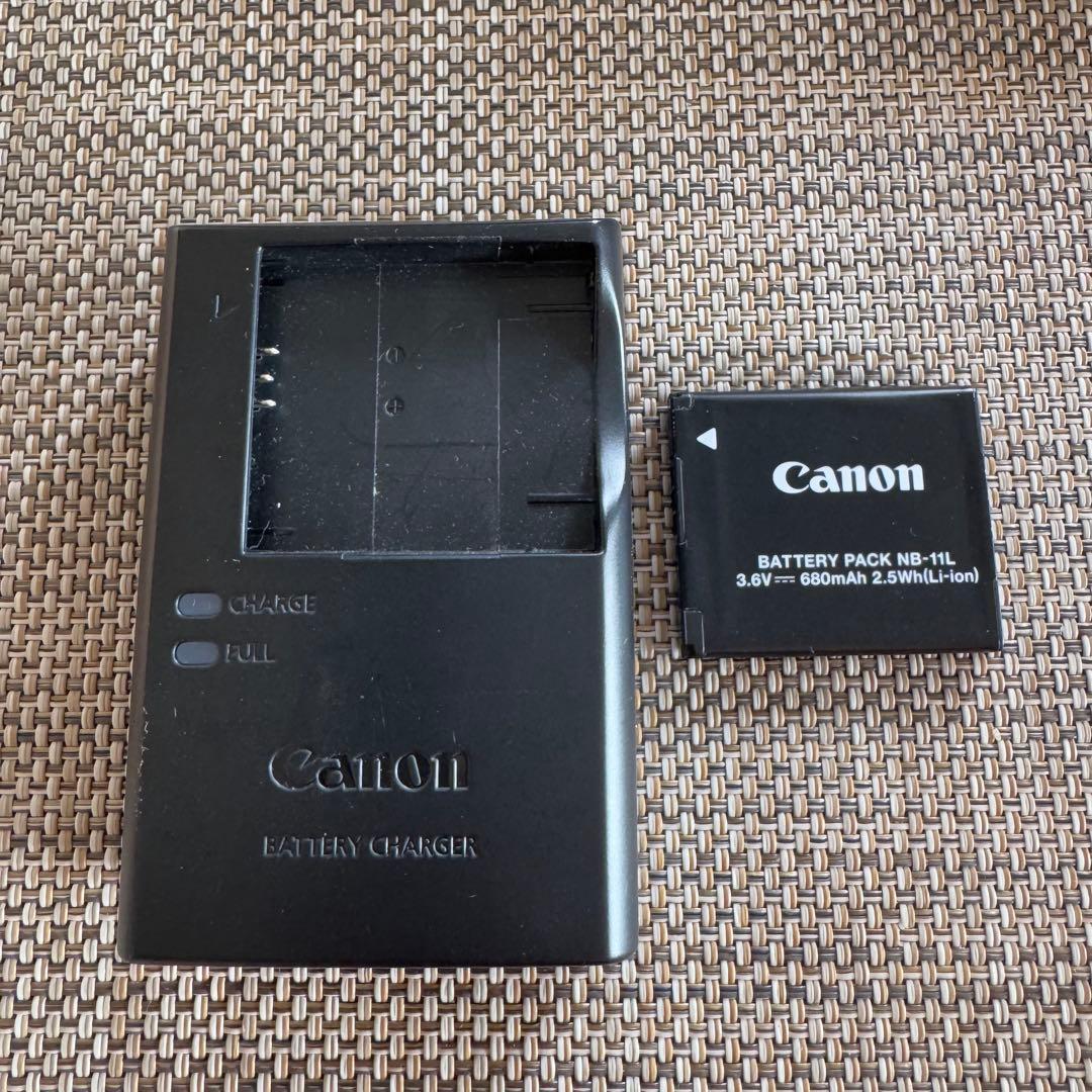 【Canon IXY180】 シルバー 【デジカメ】