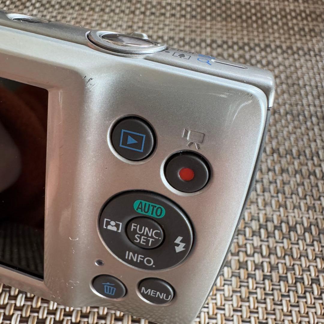 【Canon IXY180】 シルバー 【デジカメ】