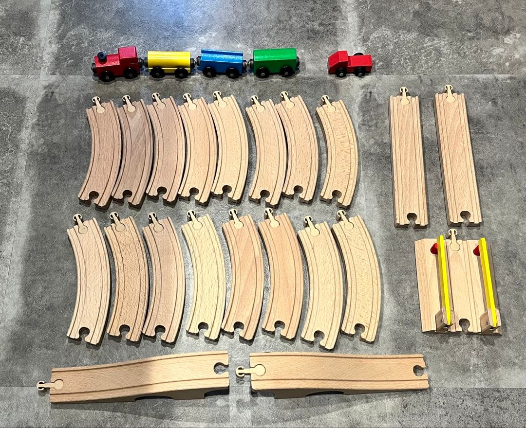 【美品】木のおもちゃ　ミッキィ MICKI　汽車セット（八の字）＋踏切とトラック