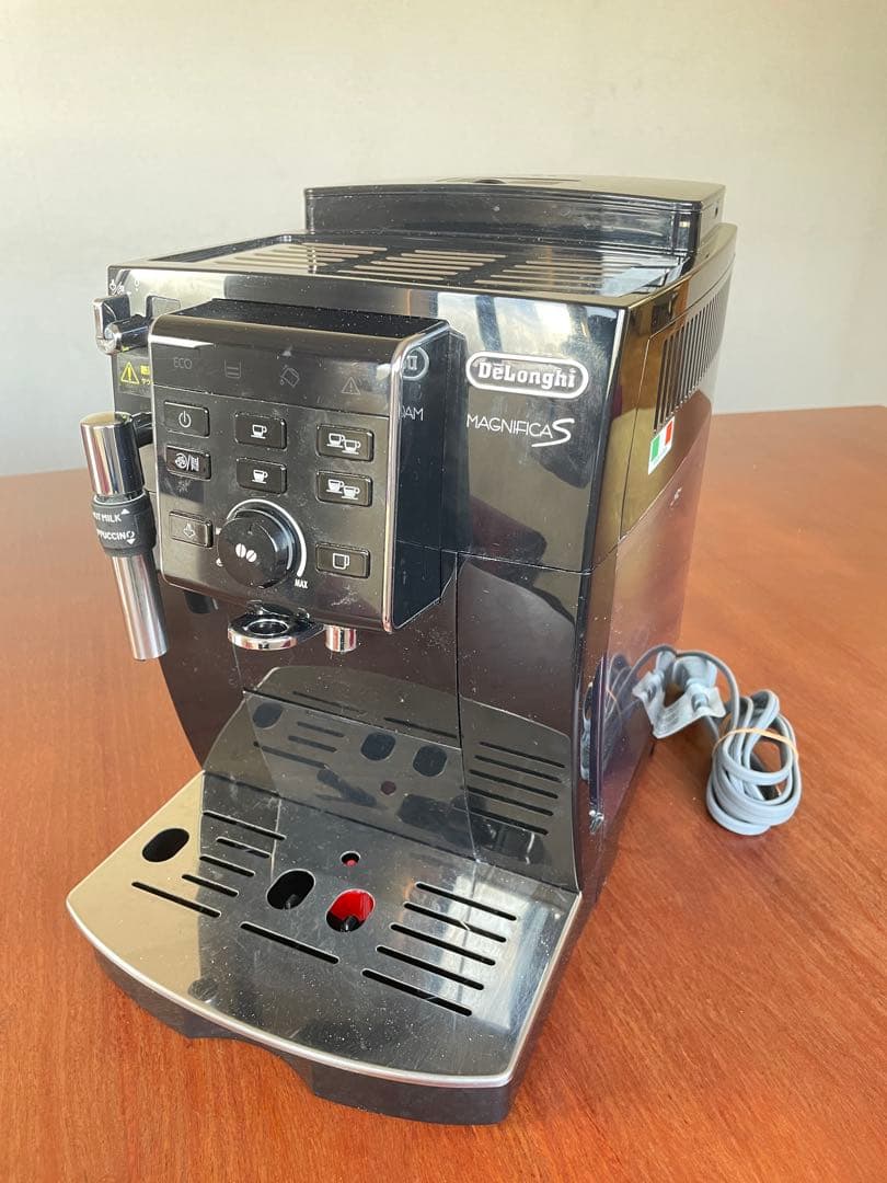 u*a様 デロンギ マグニフィカS 自動エスプレッソマシン ECAM23120B