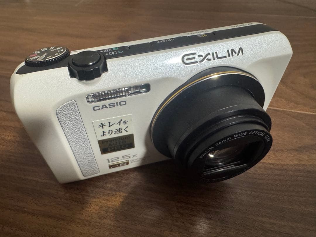 デジタルカメラ CASIO HIGH SPEED EXILIM EX-ZR200