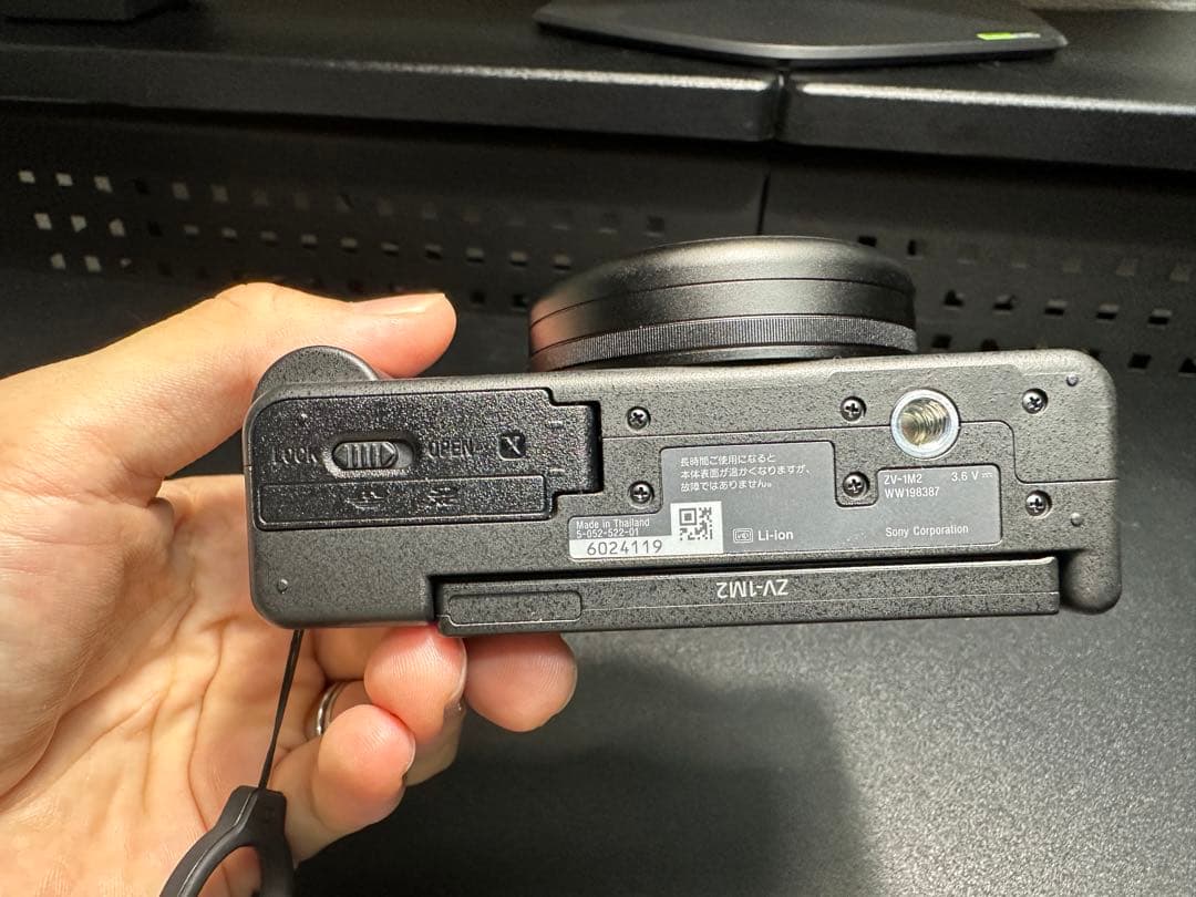 SONY VLOGCAM ZV-1M2 予備純正バッテリー＋純正チャージャー付き