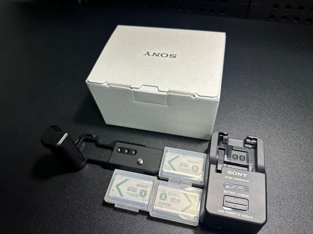 SONY VLOGCAM ZV-1M2 予備純正バッテリー＋純正チャージャー付き