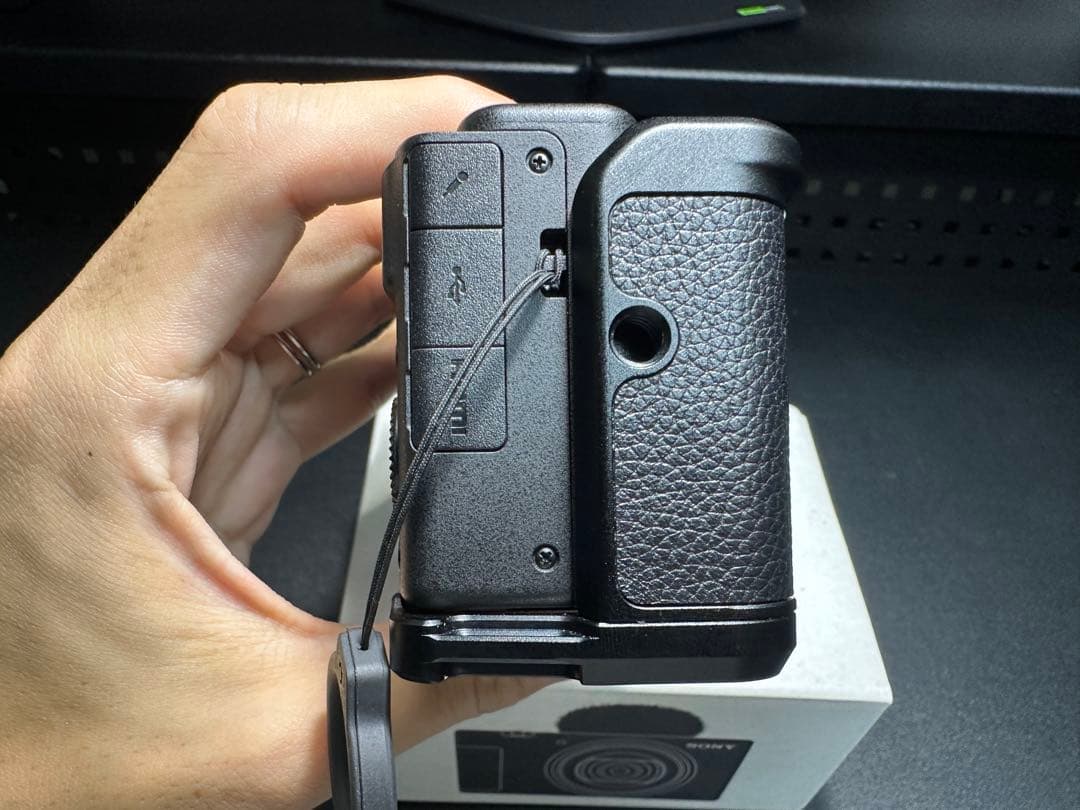 SONY VLOGCAM ZV-1M2 予備純正バッテリー＋純正チャージャー付き