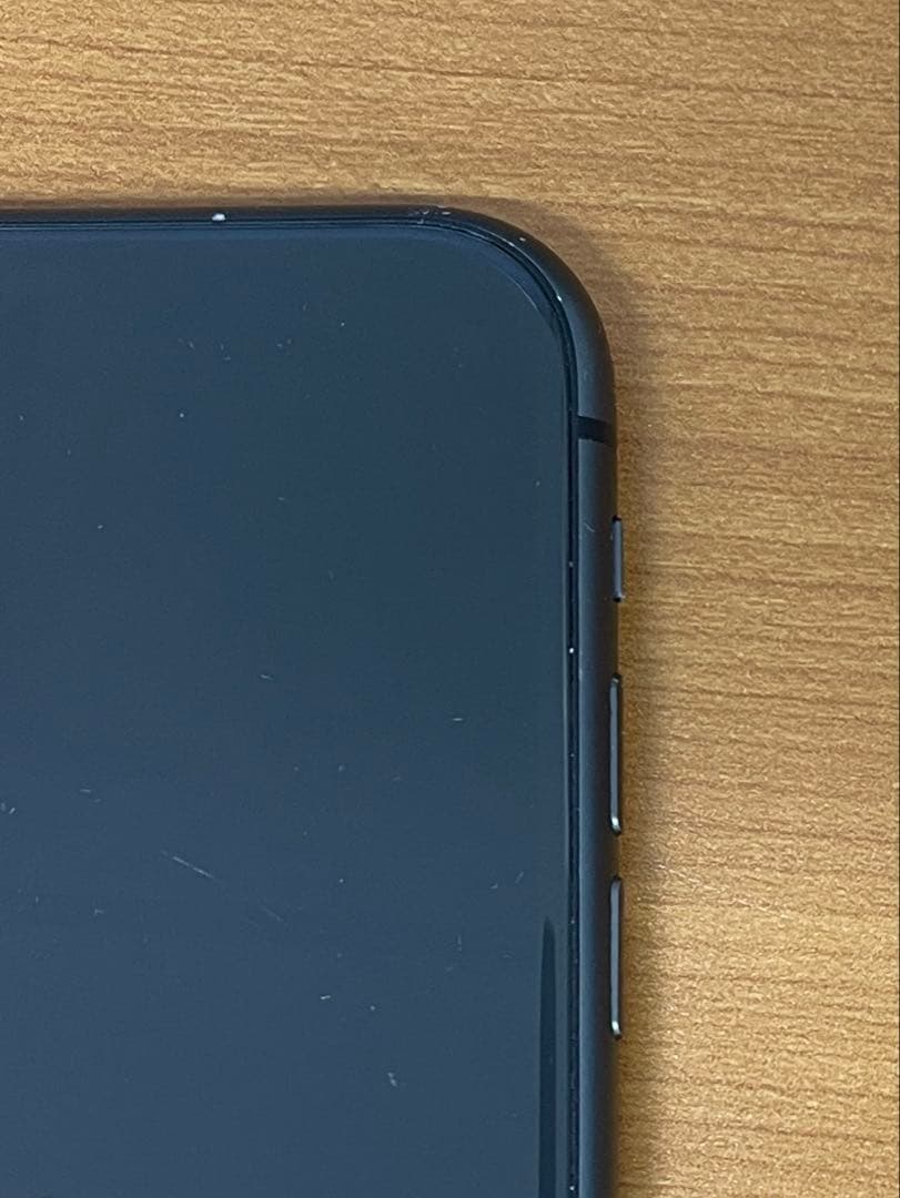 e*a様 動作確認済み iPhone 11 64GB ID B5022