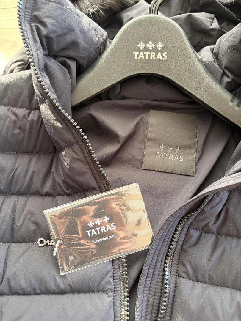 タトラス TATRAS VARENA ヴァレナ ネイビー ショート丈ダウン