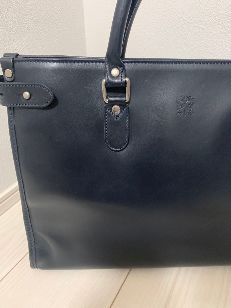 【期間限定値引きアリ　極美品】TUSTINGキンボルトン　ネイビー