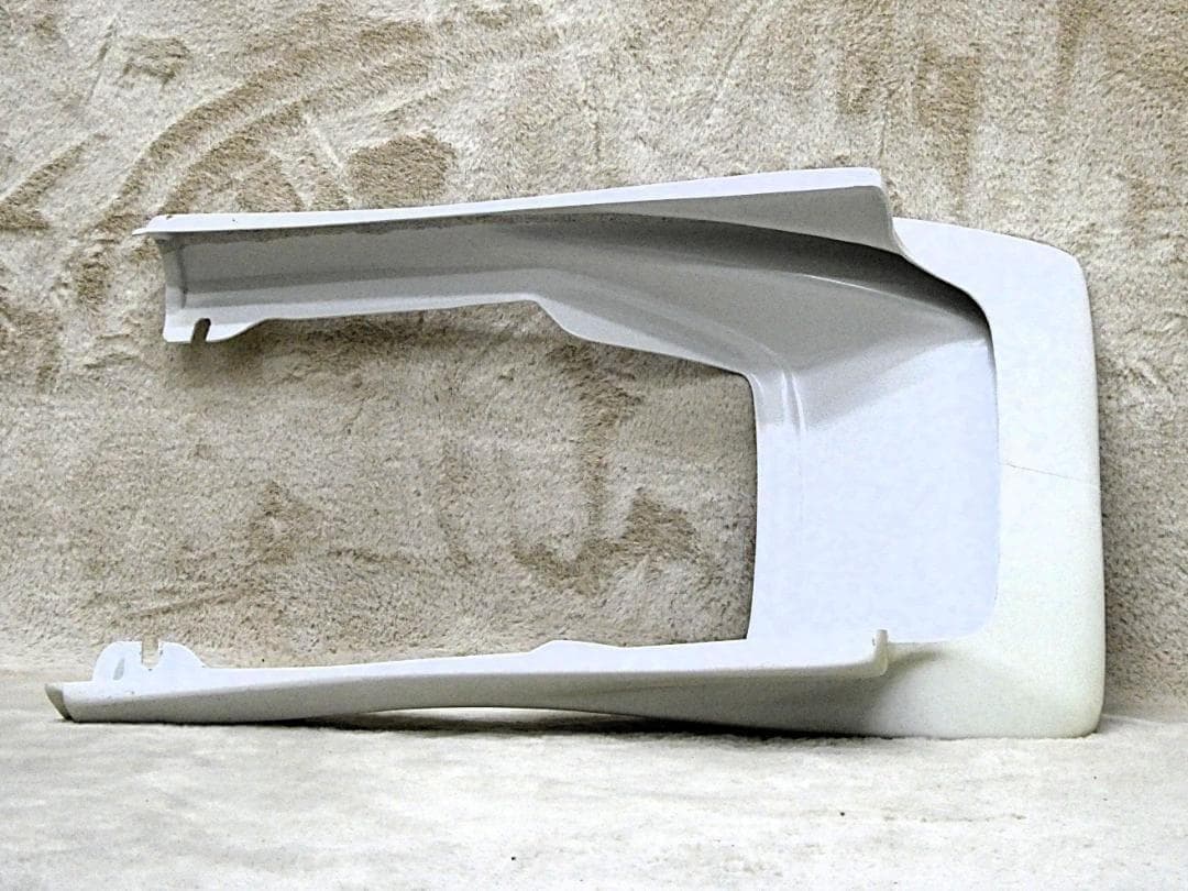 CBX550F　未塗装　テールカウル/仕上げベース CBX400F