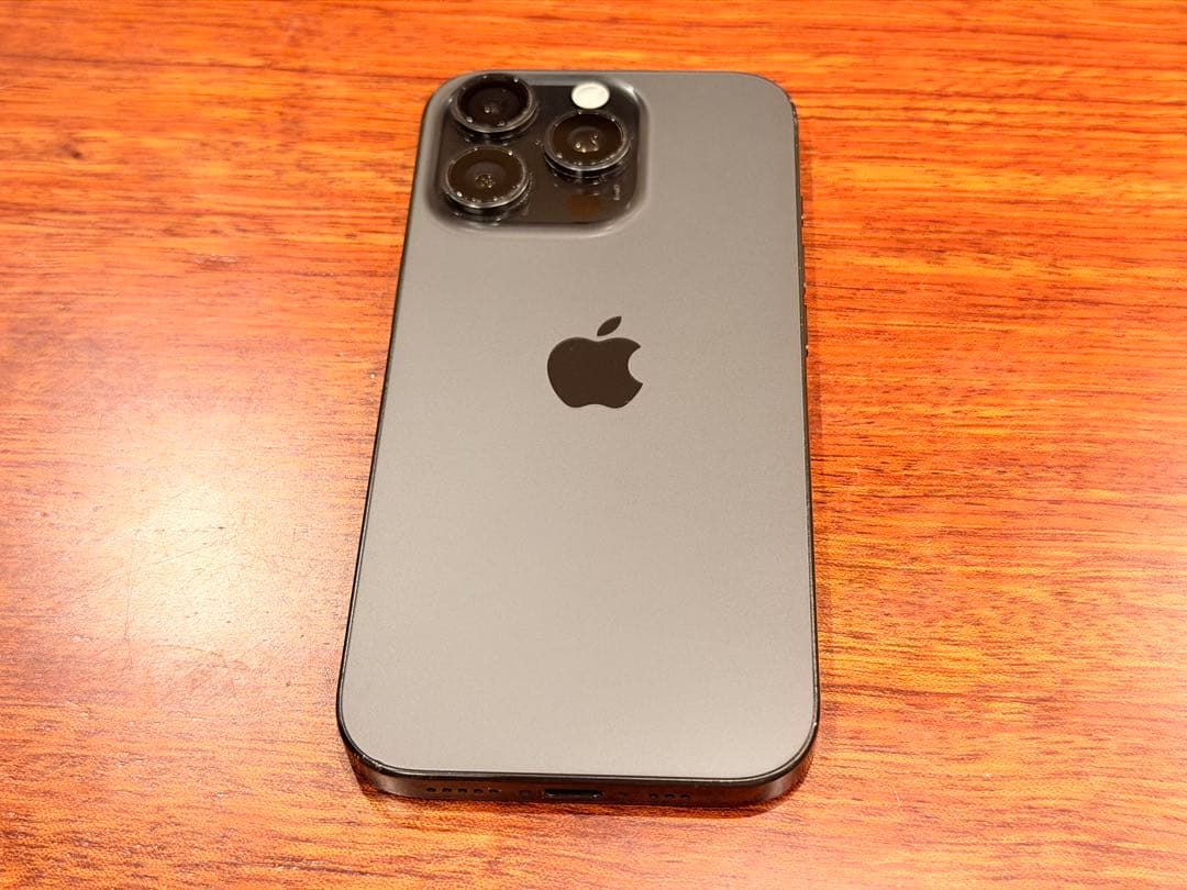 り*ゅ様 iPhone 16 Pro 512GB ブラックチタニウム SIMフリ