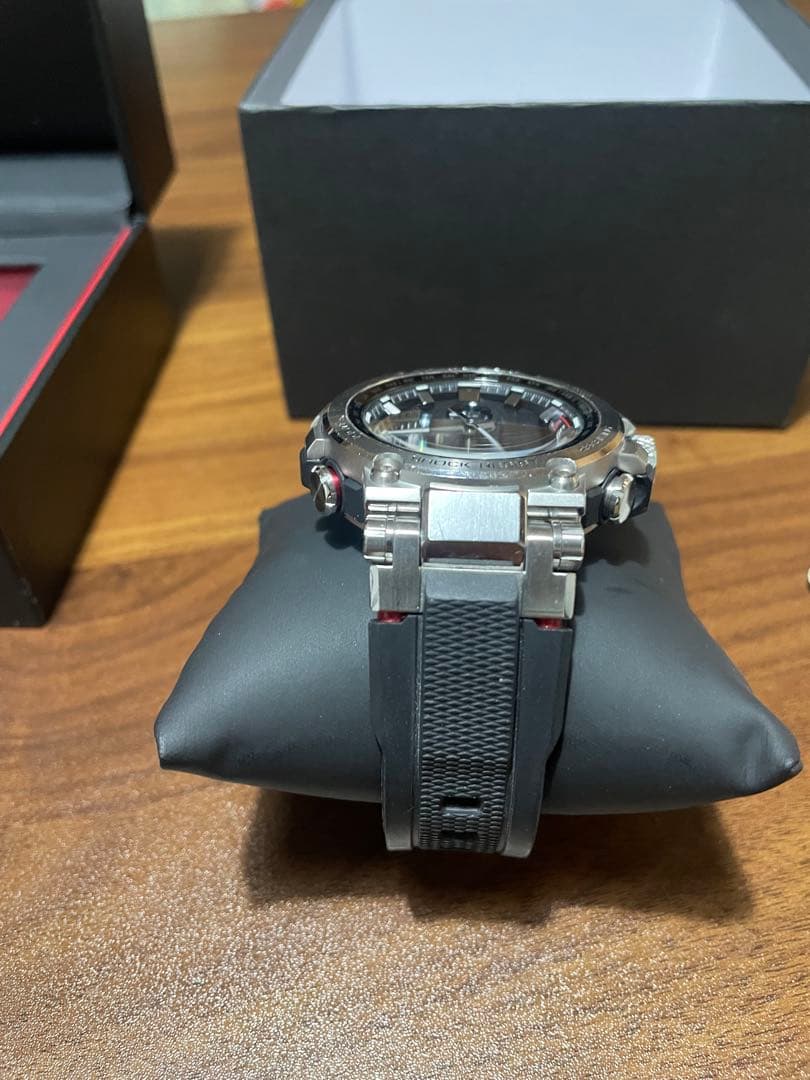 ■CASIO カシオ　G-SHOCK MTG-B1000-1AJF