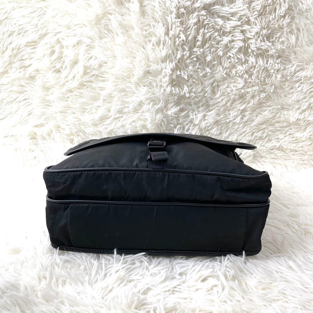 asumi　プラダ ショルダー 三角ロゴ レザー ナイロン A4収納 黒