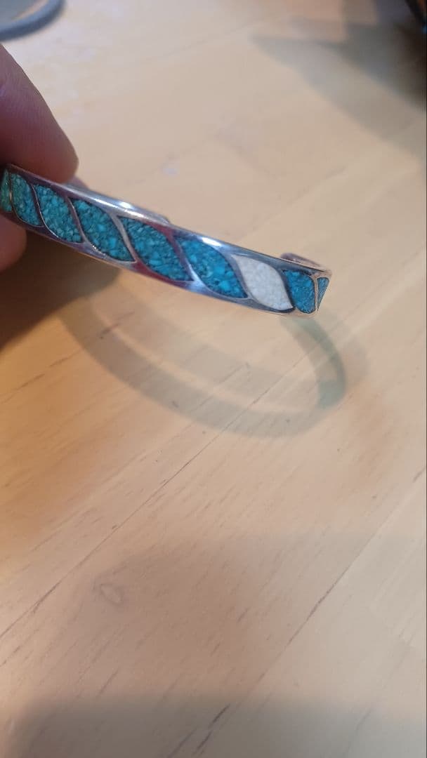 【希少　定価39,000税別】マウントヒルmt.hill　チップインレイバングル