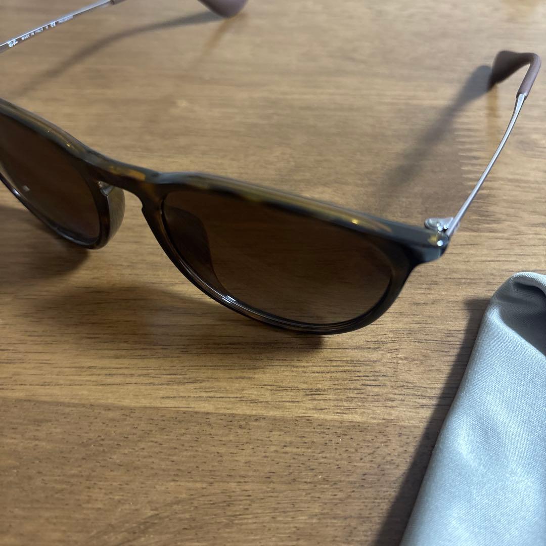 【休日値下げ】レイバン　RB4171F ERIKA 710/T5 偏光サングラス