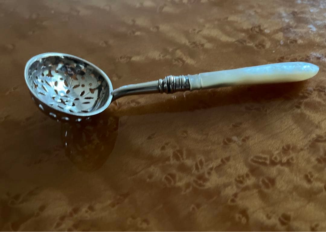 【美品】シルバー シュガーシフタースプーン 白蝶貝 パール カトラリー